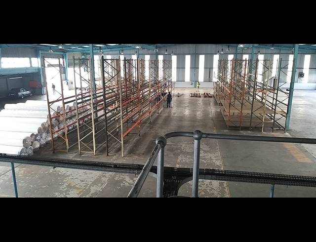 3,590M² WAREHOUSE TO LET IN NEW GERMANY